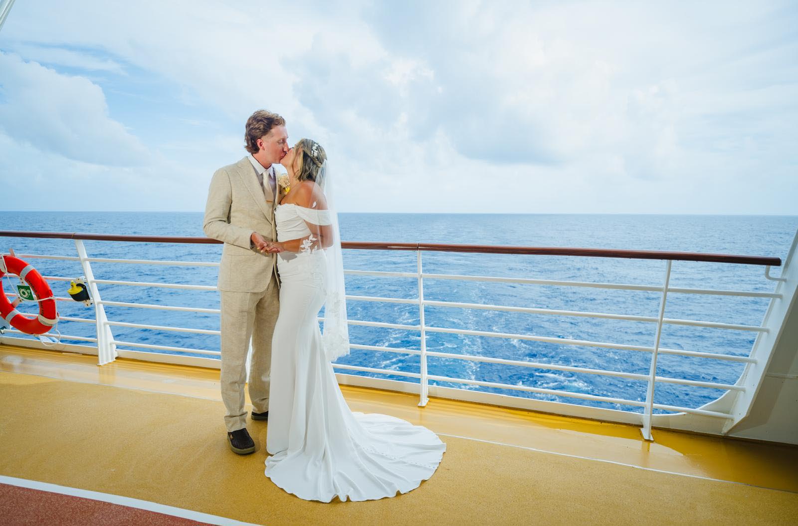 Sailaway-wedding-cruises-008